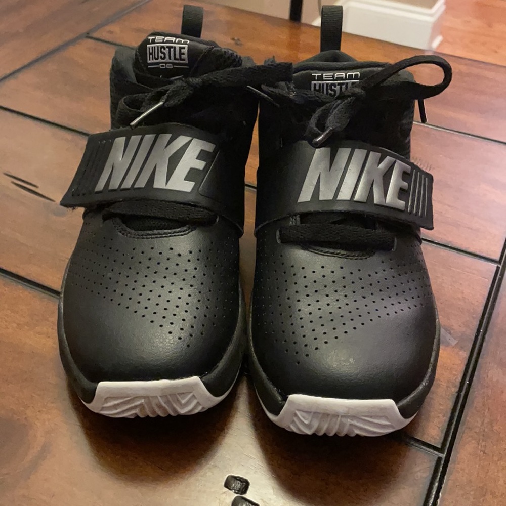 NIKE kids size 2.5Y